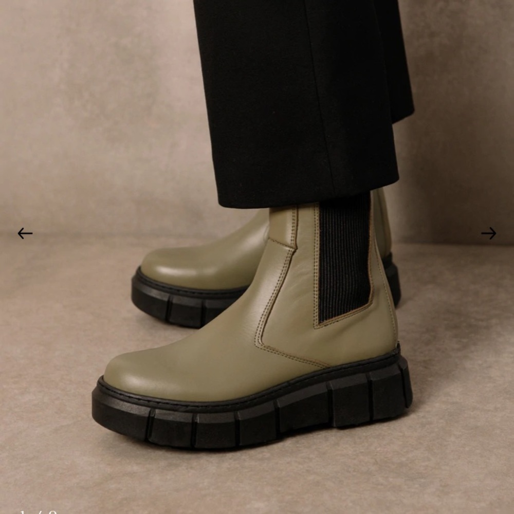 Alohas Armor Boots in Khaki